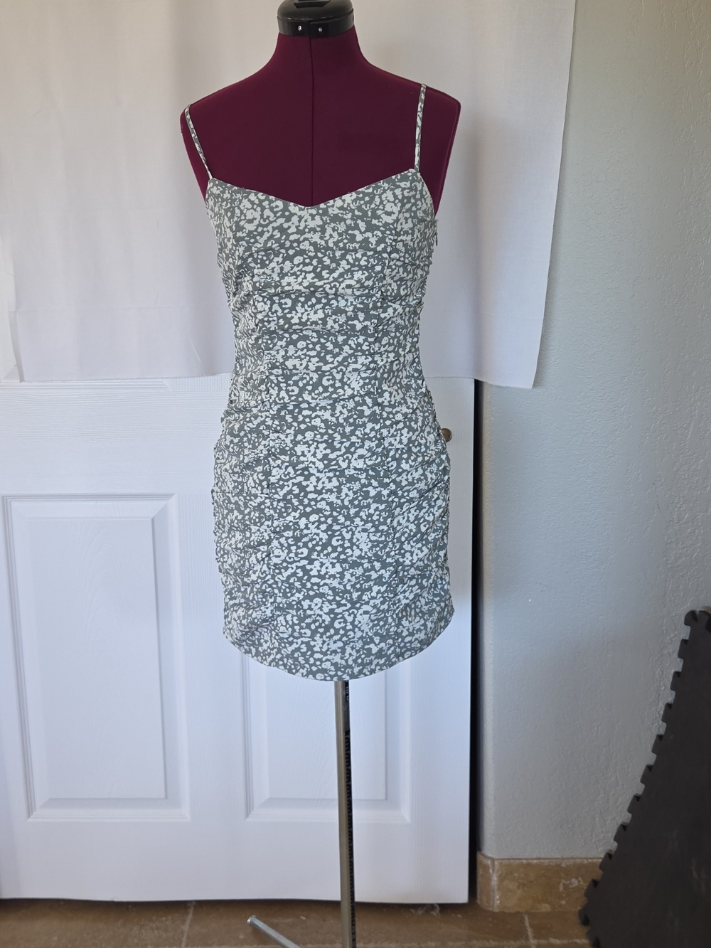 Abercrombie & Fitch Sage Green Floral Ruched Mini Dress Size xs Cottagecore Y2k